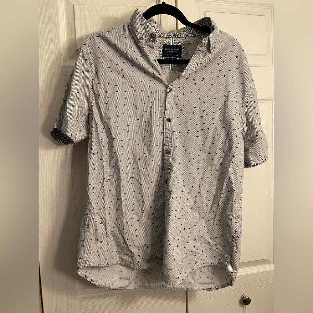 Men’s button up size XL